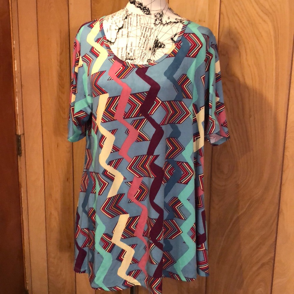 NWT Lularoe Perfect Tee XL Blue Graphic Print
